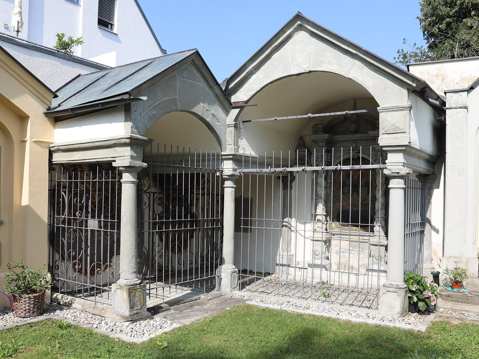 Barocke Doppelgrabhalle auf dem Alten Friedhof in Lindau-Aeschach