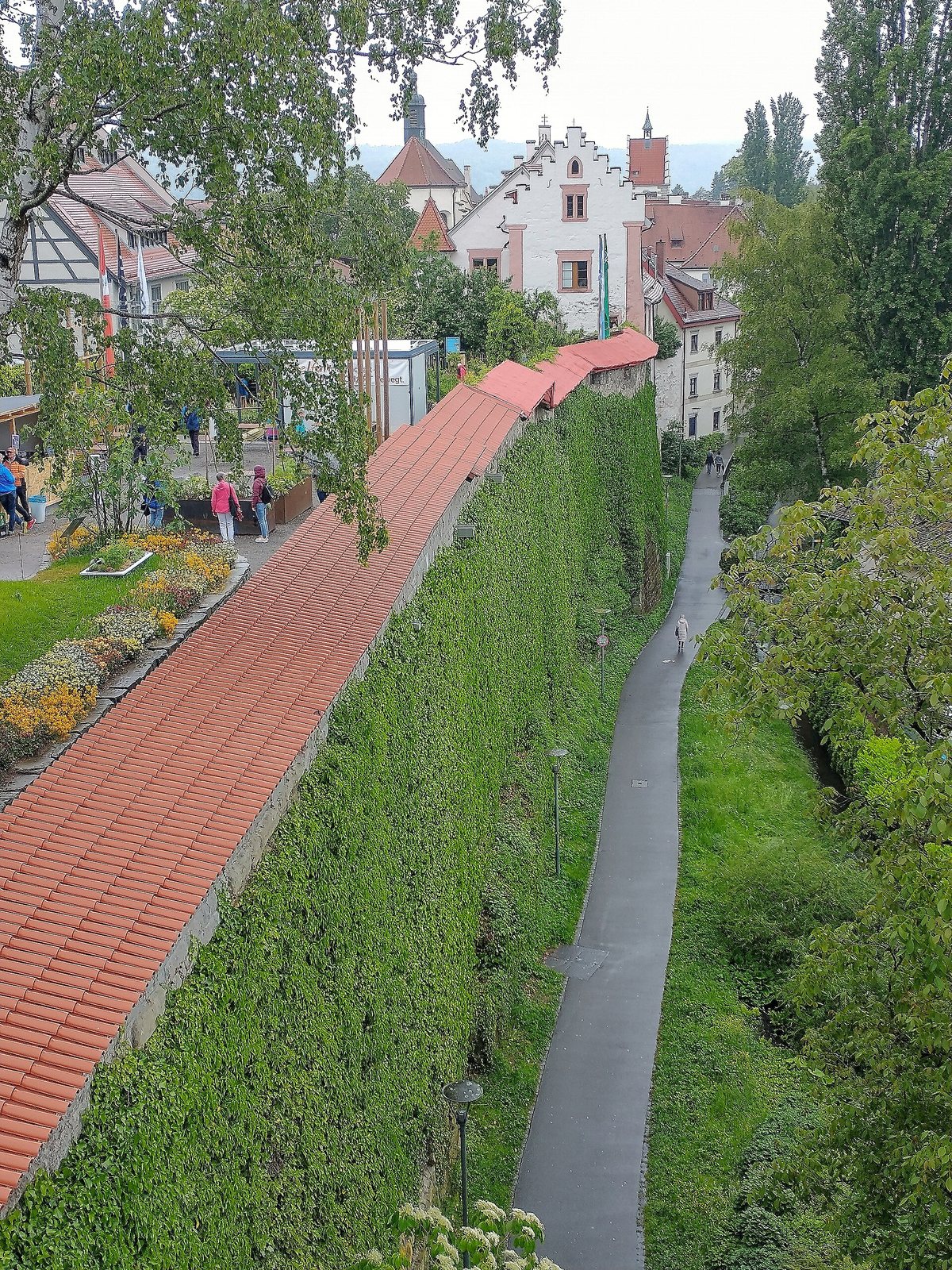 Rosengärten an der Stadtmauer von Überlingen zur Landesgartenschau 2021