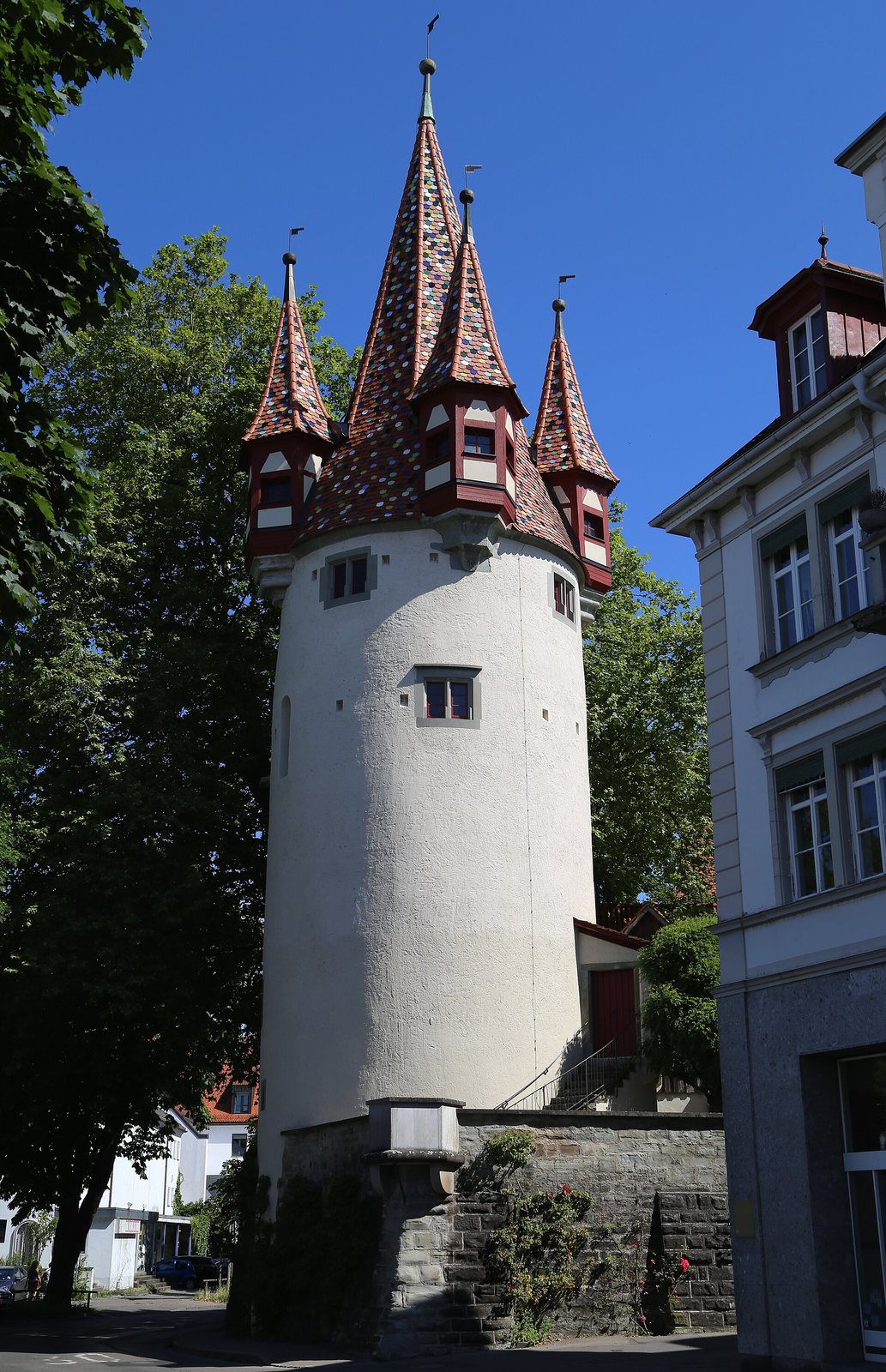 Der Diebsturm in Lindau mit seinen spitzen Ecktürmchen