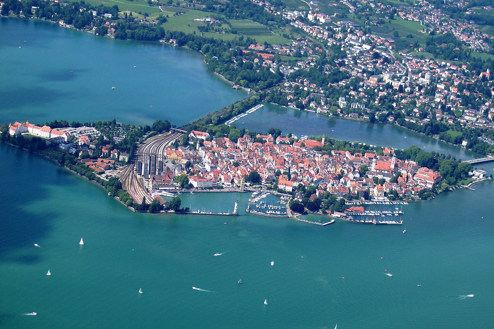 Luftbild von Lindau mit Insel, Kleinem See und Festland