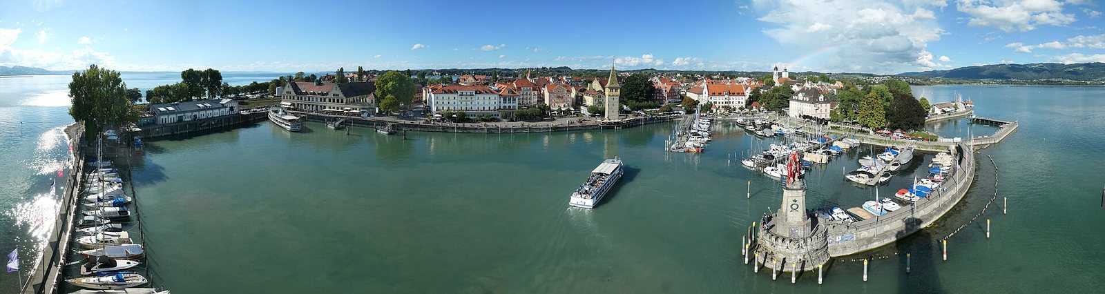 Aussicht auf die Insel Lindau mit Hafen und Altstadt